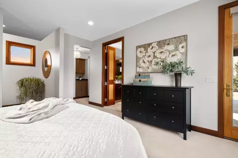 Bedroom - 7273 Dell Rd, Saline, MI 48176 photo 5 of 9