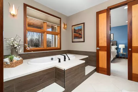 Bath - 7273 Dell Rd, Saline, MI 48176 photo 2 of 11