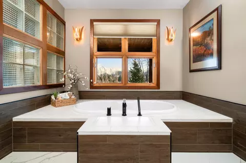 Bath - 7273 Dell Rd, Saline, MI 48176 photo 5 of 11