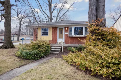 4224 Croissant St, Dearborn Heights, MI 48125