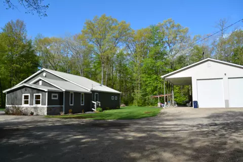 3865 Pfeiffer Ct, Morley, MI 49336