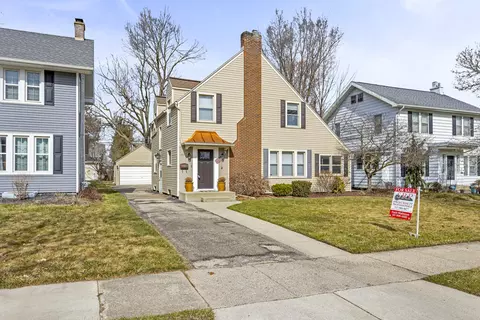 744 Crescent Rd, Jackson, MI 49203