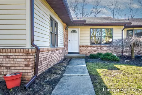 2178 Wildfield Dr NE, Grand Rapids, MI 49505