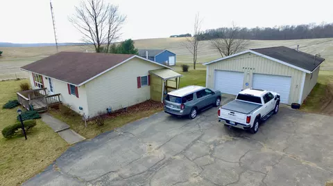 54760 Griffis Rd, Cassopolis, MI 49031