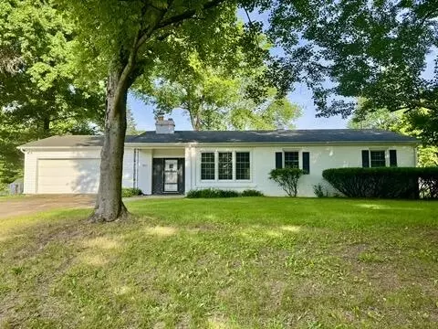 1020 Sassafras Ln, Niles, MI 49120