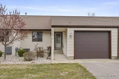 3389 Brookview Ct, Hudsonville, MI 49426
