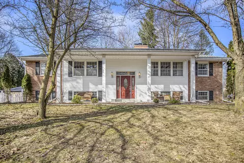 615 East Dr, Marshall, MI 49068