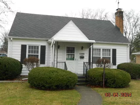 1409 Cambridge Dr, Kalamazoo, MI 49001