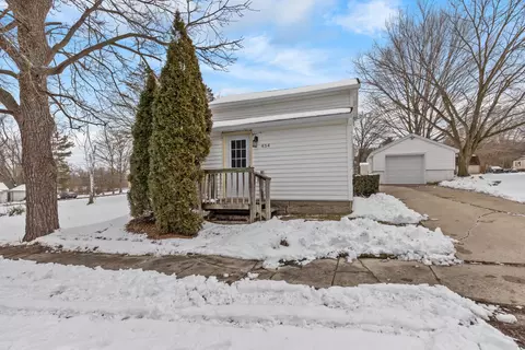 434 Tabor St, Lyons, MI 48851 photo 2