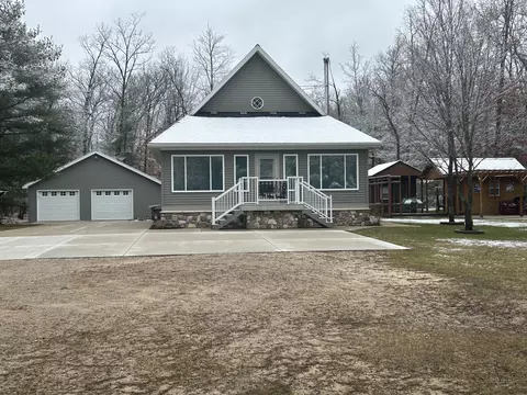 11346 Kopenski, Irons, MI 49644