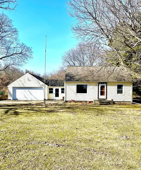 15486 Turner Rd, Lansing, MI 48906