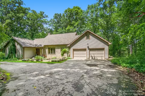 9660 Joslin Lake Rd, Gregory, MI 48137