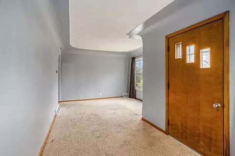 983 Upton Ave, Springfield, MI 49037 photo 12