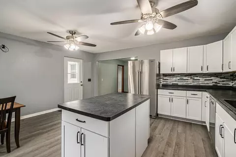 983 Upton Ave, Springfield, MI 49037 photo 8