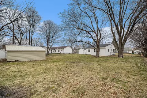 983 Upton Ave, Springfield, MI 49037 photo 17