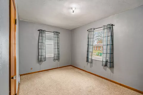 983 Upton Ave, Springfield, MI 49037 photo 11