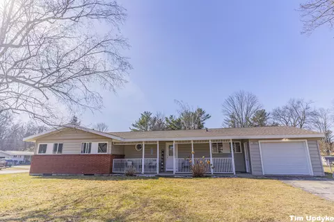 43 Cowles St, North Muskegon, MI 49445