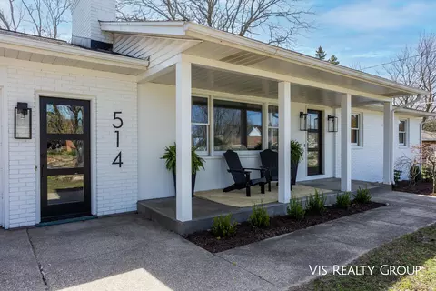 514 Arlington Ave, Grand Haven, MI 49417
