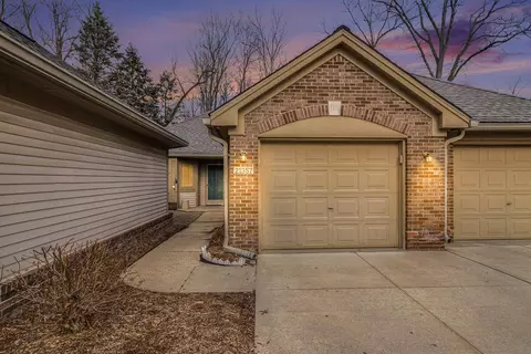 21357 Boxwood Ct, Farmington Hills, MI 48336