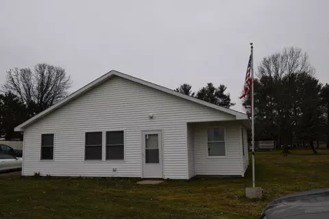 32936 66th St, Bangor, MI 49013