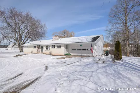 Bedroom - 21440 19 Mile Rd, Big Rapids, MI 49307 photo 1 of 11