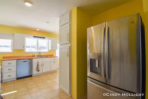 Kitchen - 21440 19 Mile Rd, Big Rapids, MI 49307 photo 4 of 7