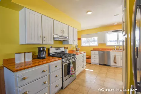 Kitchen - 21440 19 Mile Rd, Big Rapids, MI 49307 photo 3 of 7