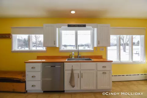 Kitchen - 21440 19 Mile Rd, Big Rapids, MI 49307 photo 6 of 7