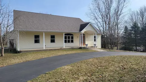 685 S Bellamy Rd, Ionia, MI 48846