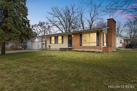 56 W Averill St, Sparta, MI 49345