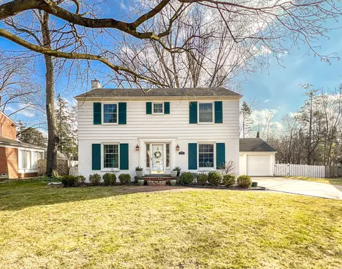 1060 Kennesaw St, Birmingham, MI 48009