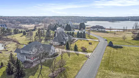 8761 Pine Island Ct S, Mattawan, MI 49071