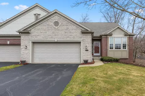 3028 Woodridge Cir NE, Grand Rapids, MI 49525