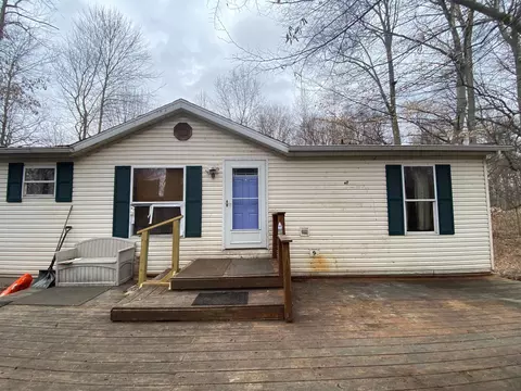 6548 Woods Trail Dr, Delton, MI 49046