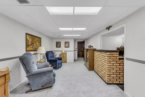 Living - 3856 Mayfield Dr, Jackson, MI 49203 photo 7 of 8