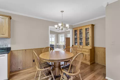 Dining - 3856 Mayfield Dr, Jackson, MI 49203 photo 1 of 3