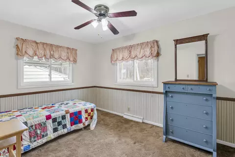 Bedroom - 3856 Mayfield Dr, Jackson, MI 49203 photo 2 of 6
