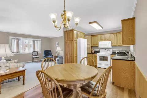 Kitchen - 3856 Mayfield Dr, Jackson, MI 49203 photo 1 of 4