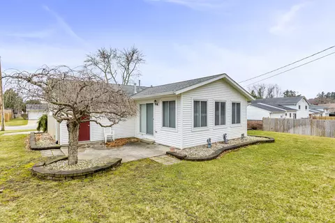 3856 Mayfield Dr, Jackson, MI 49203