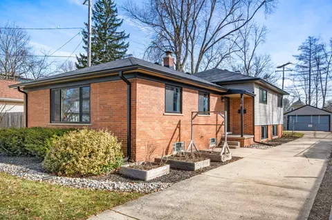 316 Hiawatha St, Ypsilanti, MI 48197
