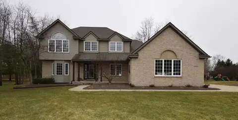 8691 Saddlewood Dr, Brighton, MI 48116