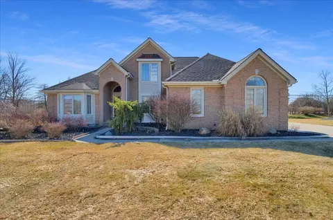 47000 Southgate Dr, Canton, MI 48188