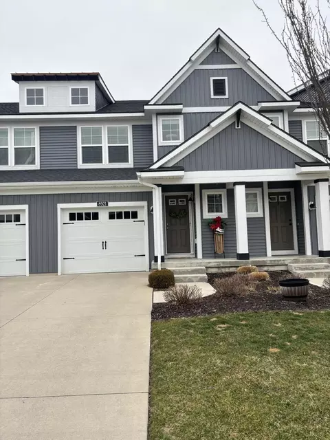 8921 Barrington Ln, Jenison, MI 49428