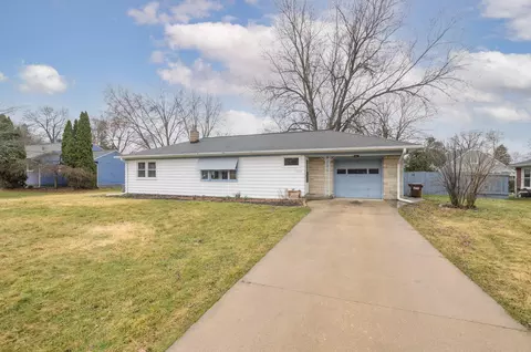 1004 Westfield Dr, Jackson, MI 49203