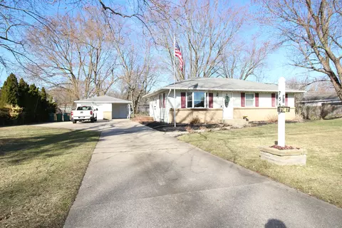 7567 Eastlane Ave, Jenison, MI 49428