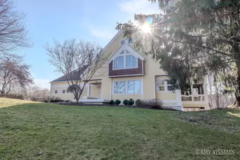 68 Nettlesworth Way NE, Grand Rapids, MI 49546