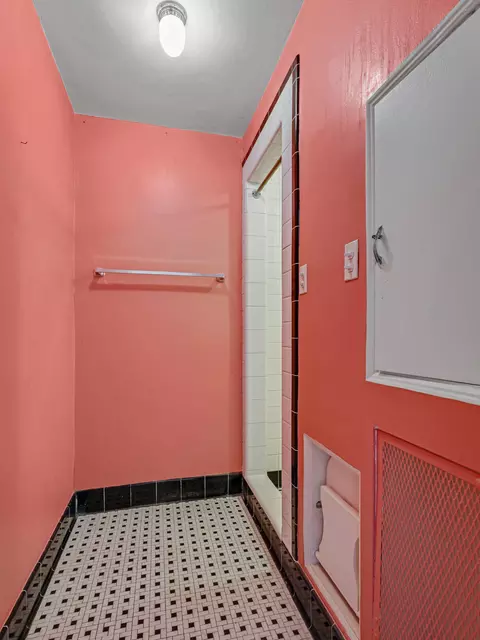 Bath - 311 S Thompson St, Jackson, MI 49203 photo 3 of 4