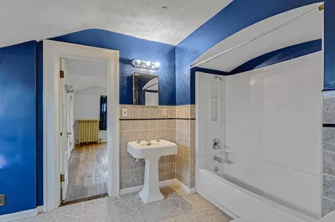 Bath - 311 S Thompson St, Jackson, MI 49203 photo 4 of 4