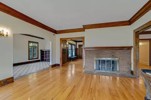 Living - 311 S Thompson St, Jackson, MI 49203 photo 1 of 4