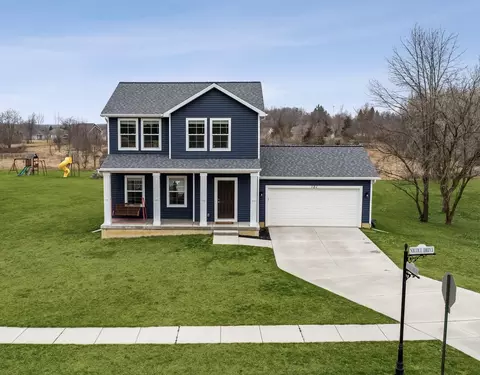 101 Nicole Dr, Brooklyn, MI 49230